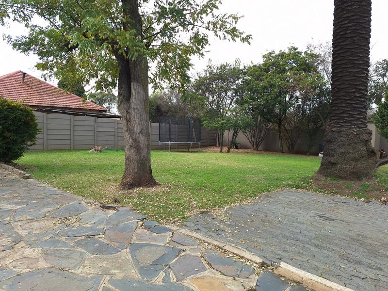 3 Bedroom Property for Sale in Roosevelt Park Gauteng