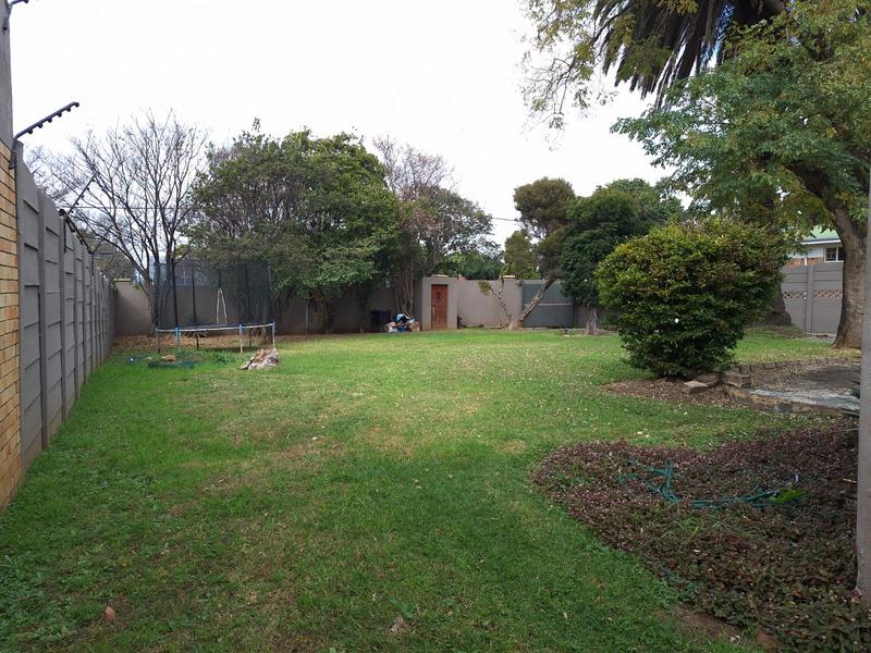 3 Bedroom Property for Sale in Roosevelt Park Gauteng