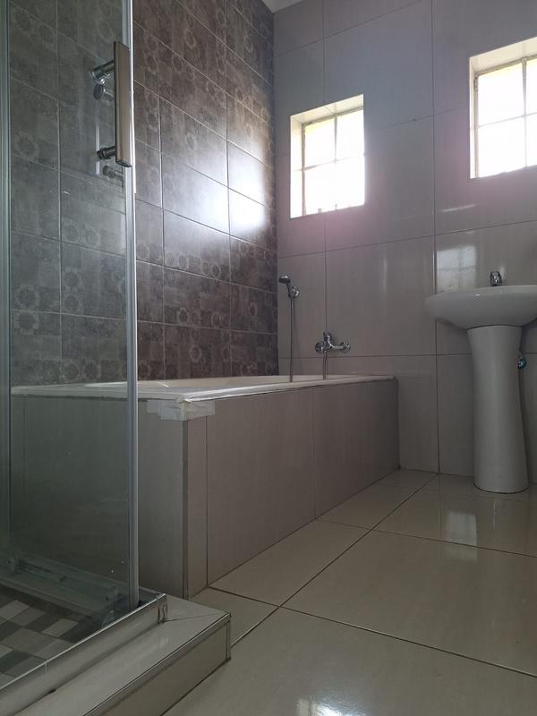 3 Bedroom Property for Sale in Roosevelt Park Gauteng