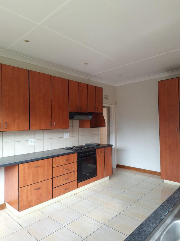 3 Bedroom Property for Sale in Roosevelt Park Gauteng