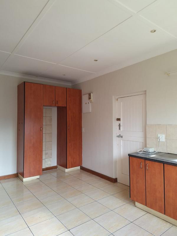 3 Bedroom Property for Sale in Roosevelt Park Gauteng