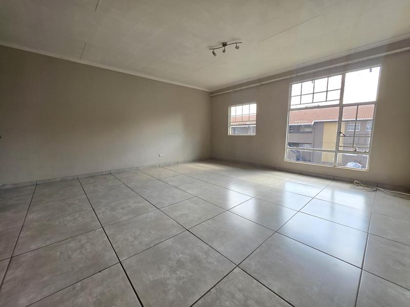 2 Bedroom Property for Sale in Verwoerdpark Gauteng