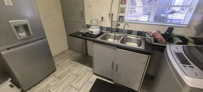 6 Bedroom Property for Sale in Florida Gauteng