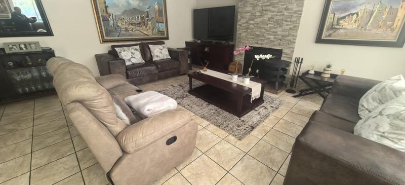 6 Bedroom Property for Sale in Florida Gauteng
