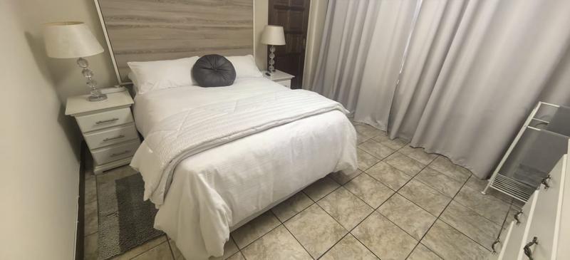 6 Bedroom Property for Sale in Florida Gauteng
