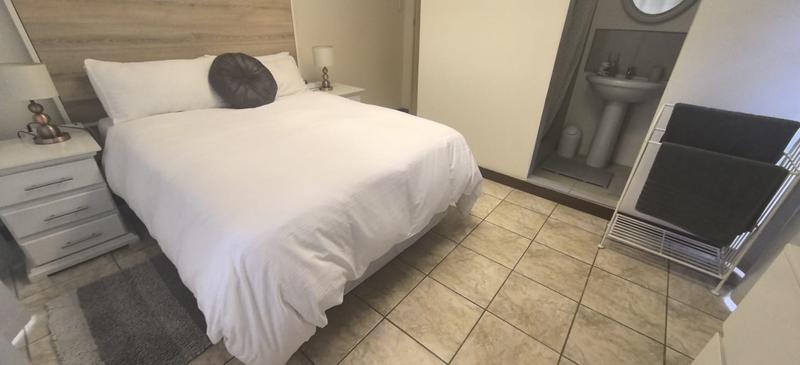 6 Bedroom Property for Sale in Florida Gauteng