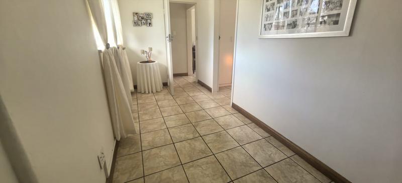6 Bedroom Property for Sale in Florida Gauteng