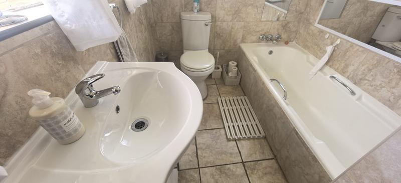 6 Bedroom Property for Sale in Florida Gauteng