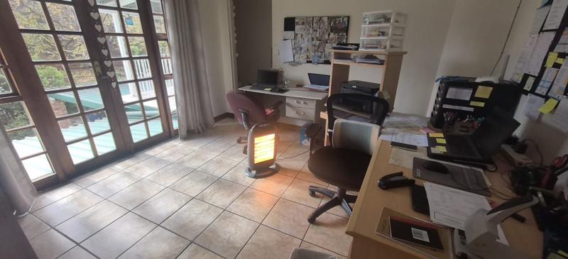 6 Bedroom Property for Sale in Florida Gauteng