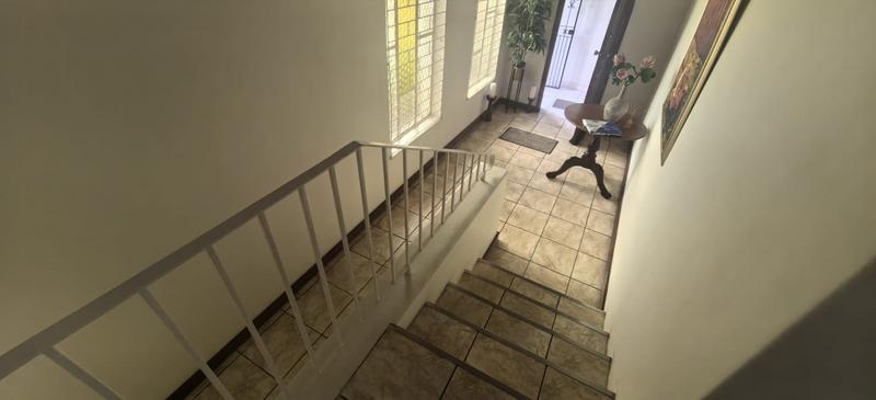 6 Bedroom Property for Sale in Florida Gauteng