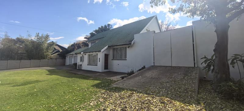 6 Bedroom Property for Sale in Florida Gauteng