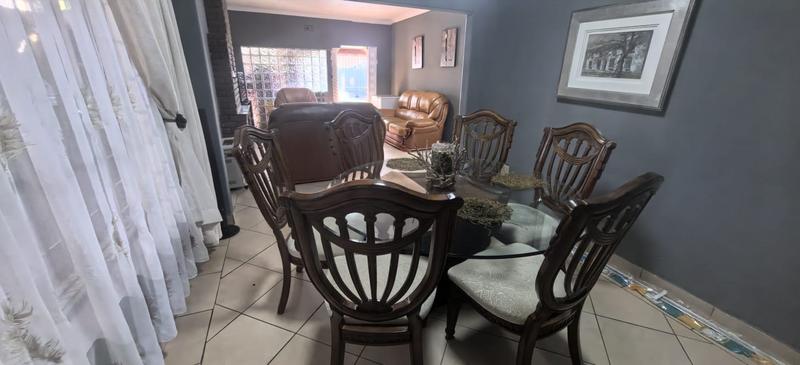 4 Bedroom Property for Sale in Lindhaven Gauteng