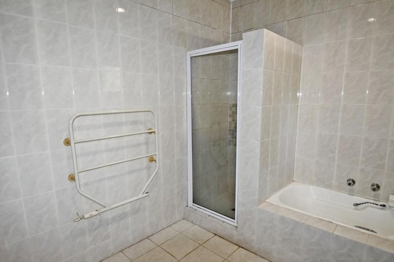 To Let 3 Bedroom Property for Rent in Sandown Gauteng