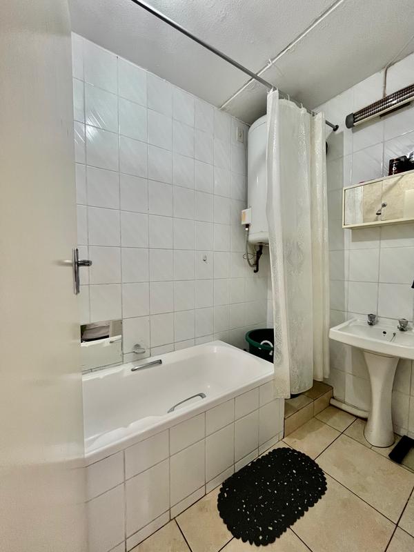 To Let 1 Bedroom Property for Rent in Morningside Gauteng
