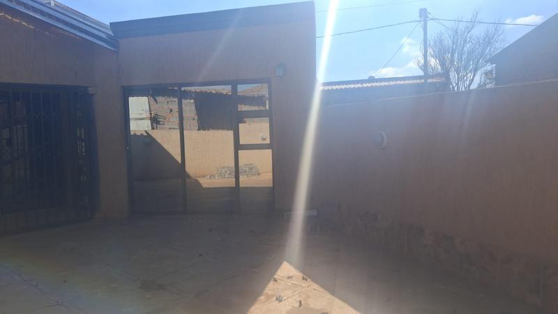 2 Bedroom Property for Sale in Katlehong South Gauteng