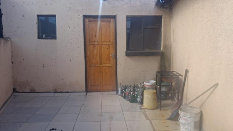 2 Bedroom Property for Sale in Katlehong South Gauteng