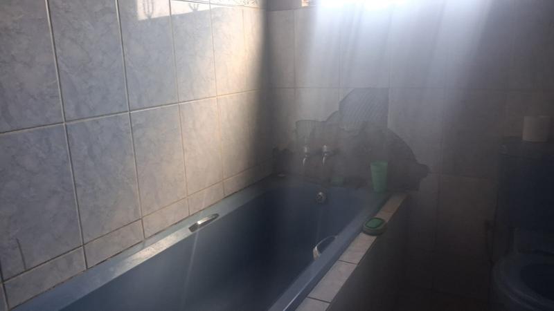 2 Bedroom Property for Sale in Katlehong South Gauteng