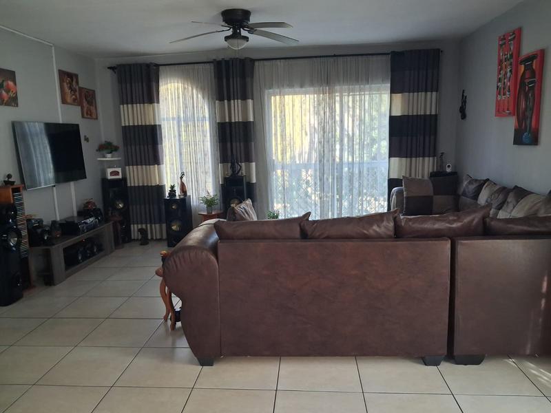 2 Bedroom Property for Sale in South Crest Gauteng