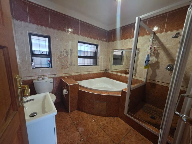 3 Bedroom Property for Sale in Birchleigh Gauteng