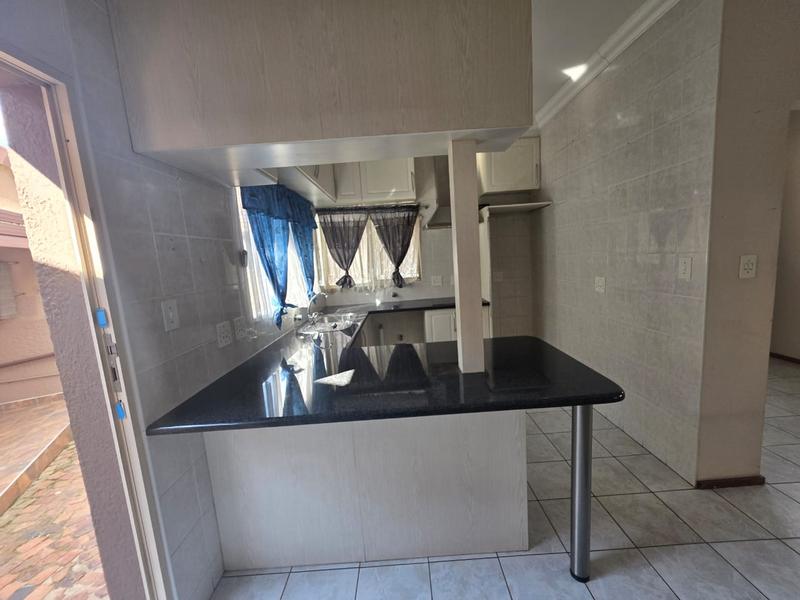 3 Bedroom Property for Sale in Birchleigh Gauteng