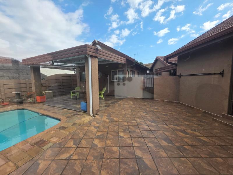 3 Bedroom Property for Sale in Birchleigh Gauteng