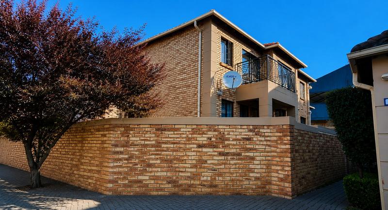 To Let 3 Bedroom Property for Rent in Beverley Gauteng