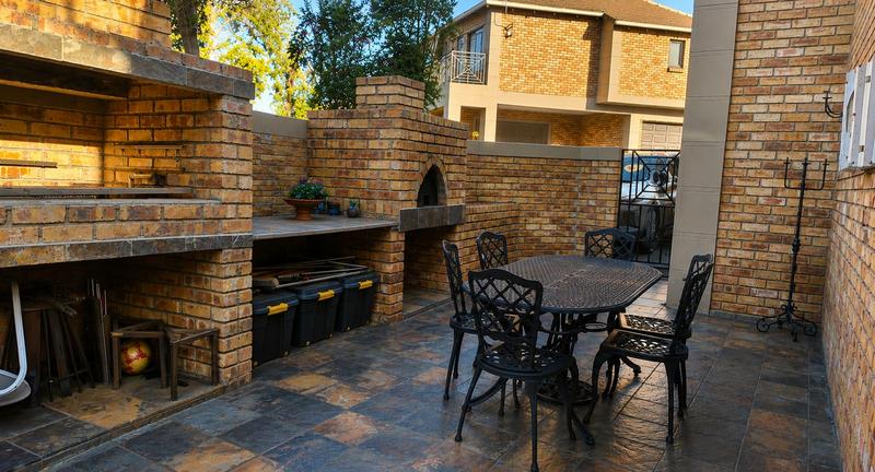 To Let 3 Bedroom Property for Rent in Beverley Gauteng