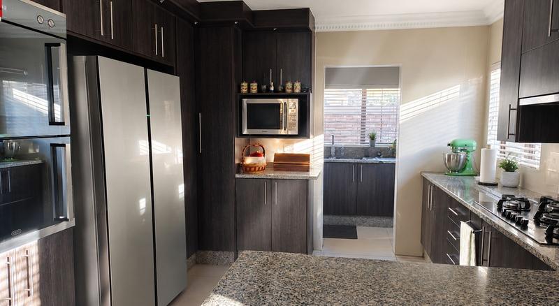 To Let 3 Bedroom Property for Rent in Beverley Gauteng