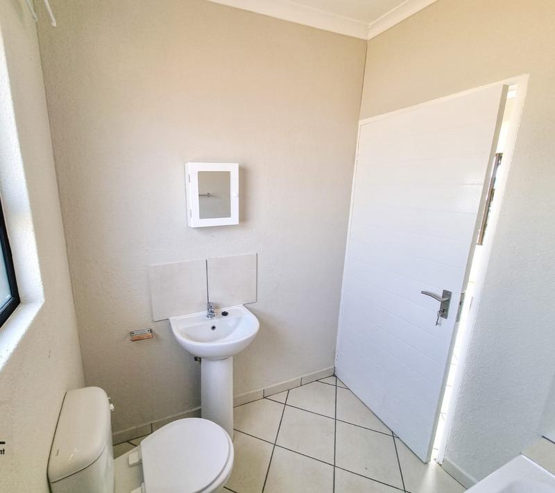 2 Bedroom Property for Sale in Klippoortjie Gauteng