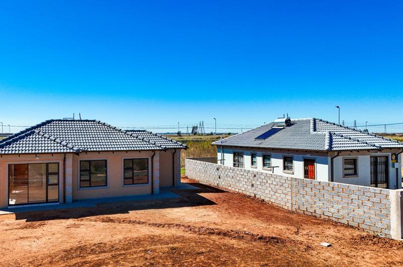 3 Bedroom Property for Sale in Windmill Park Gauteng