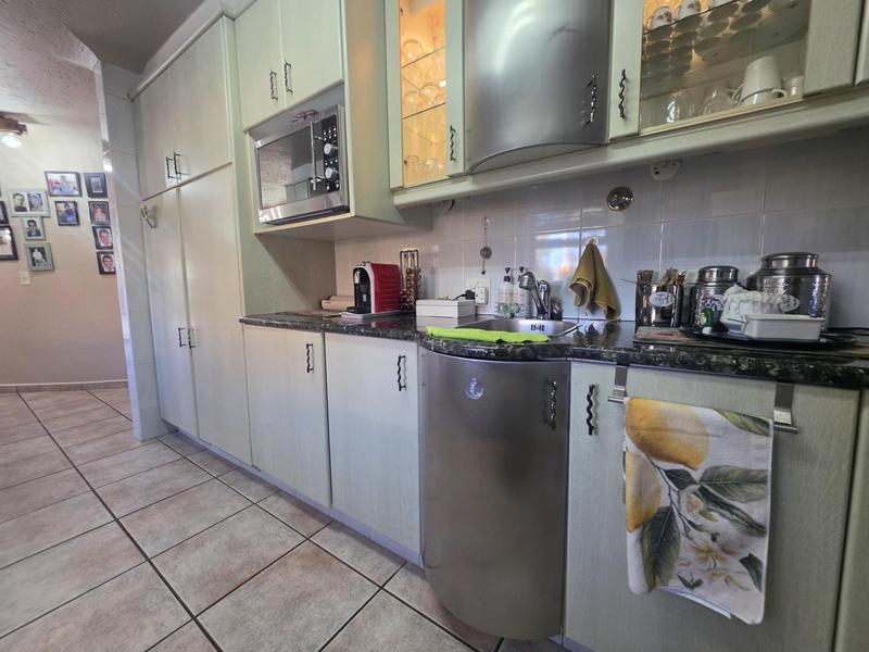 5 Bedroom Property for Sale in Meyersdal Gauteng