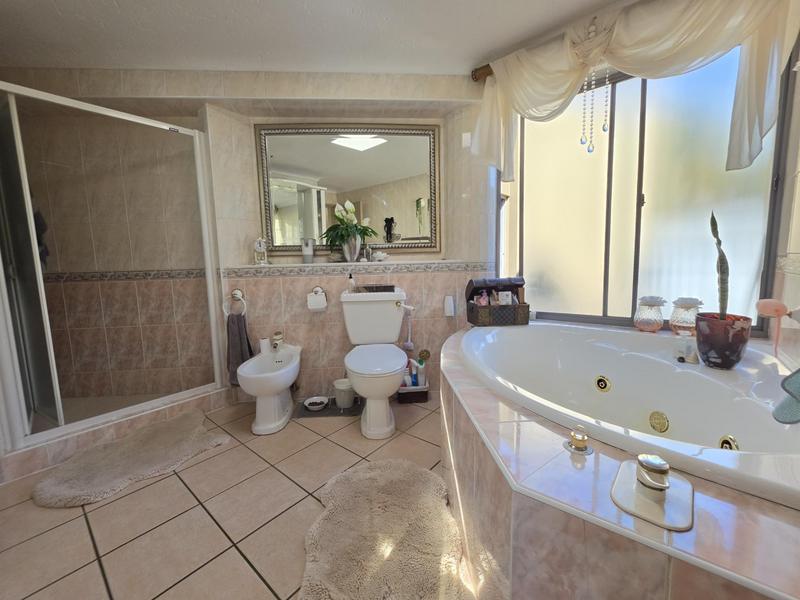 5 Bedroom Property for Sale in Meyersdal Gauteng