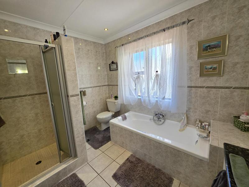 5 Bedroom Property for Sale in Meyersdal Gauteng