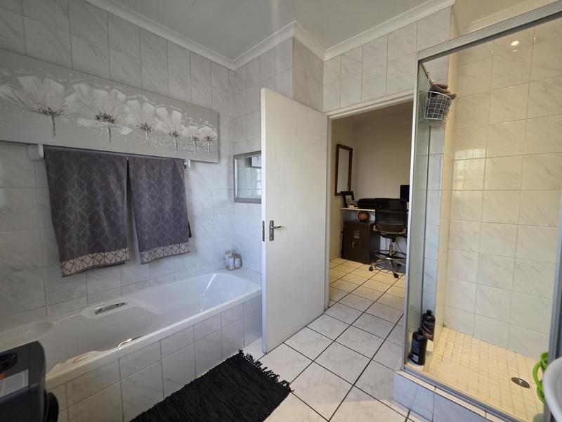 3 Bedroom Property for Sale in New Redruth Gauteng