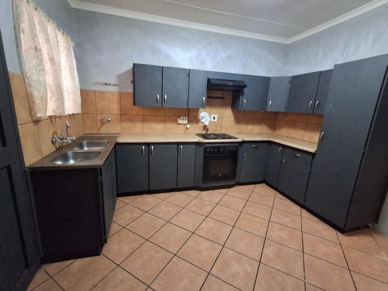 2 Bedroom Property for Sale in Vanderbijlpark CW 3 Gauteng