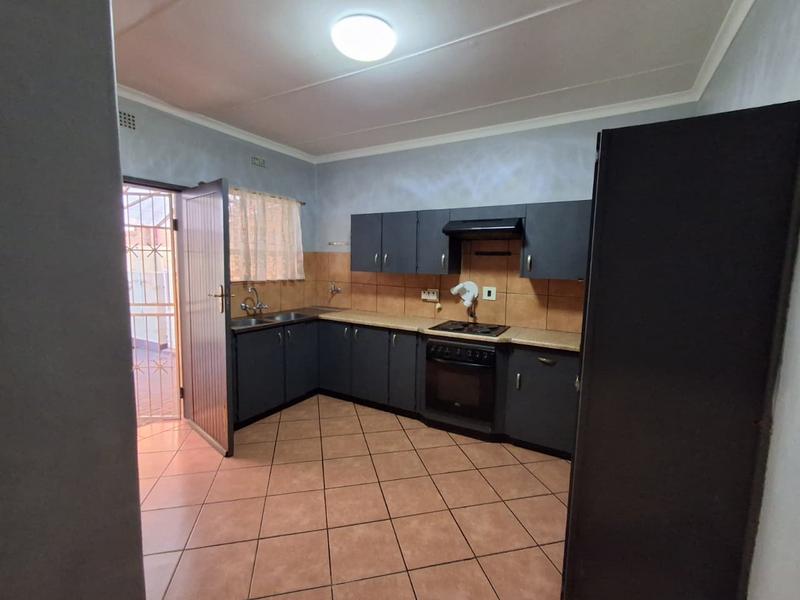 2 Bedroom Property for Sale in Vanderbijlpark CW 3 Gauteng