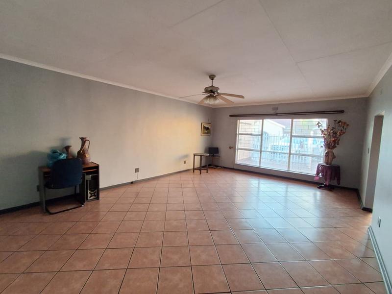 2 Bedroom Property for Sale in Vanderbijlpark CW 3 Gauteng