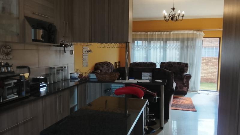 2 Bedroom Property for Sale in Robinpark Gauteng