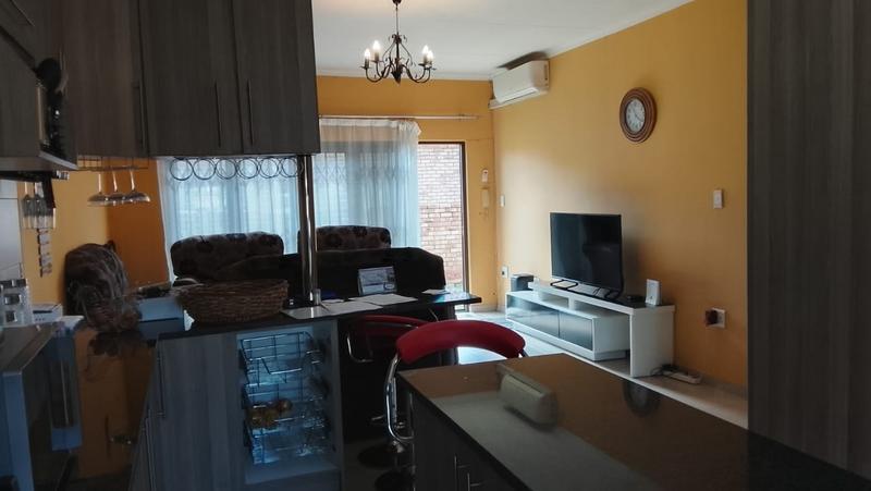 2 Bedroom Property for Sale in Robinpark Gauteng