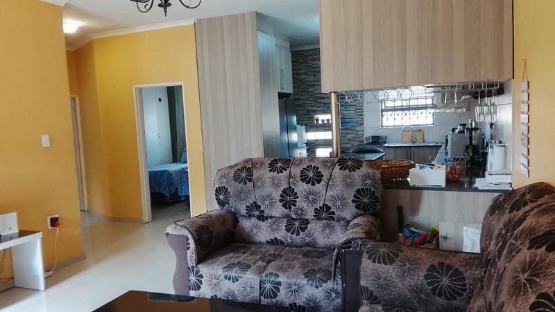 2 Bedroom Property for Sale in Robinpark Gauteng