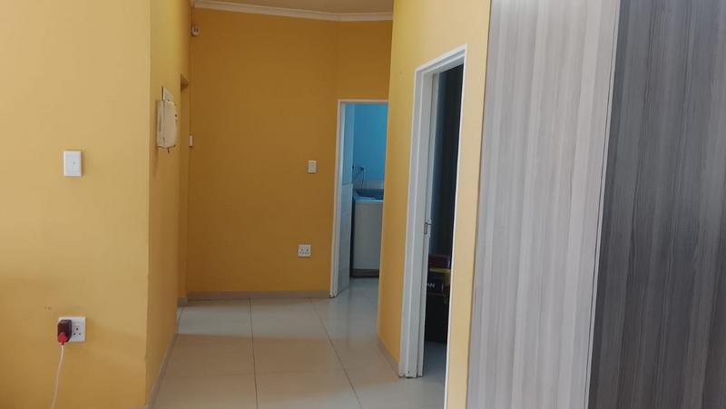 2 Bedroom Property for Sale in Robinpark Gauteng