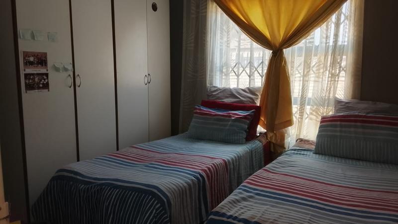 2 Bedroom Property for Sale in Robinpark Gauteng