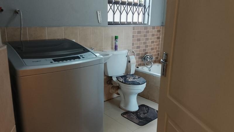 2 Bedroom Property for Sale in Robinpark Gauteng