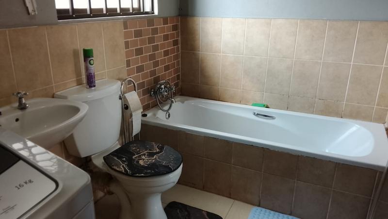 2 Bedroom Property for Sale in Robinpark Gauteng