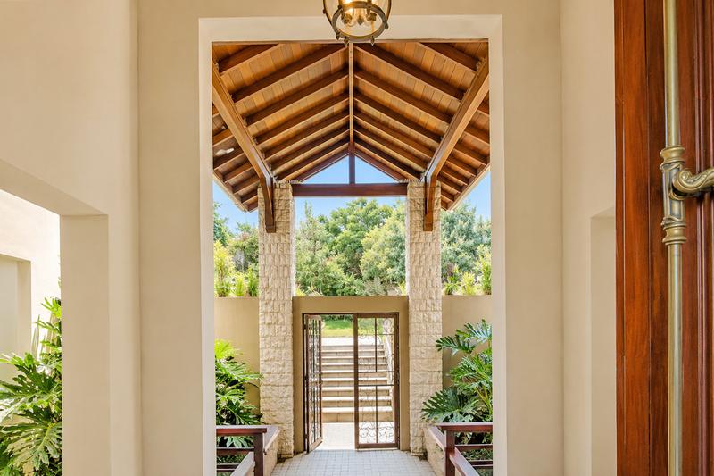 4 Bedroom Property for Sale in Benmore Gardens Gauteng