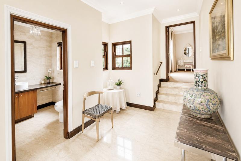 4 Bedroom Property for Sale in Benmore Gardens Gauteng