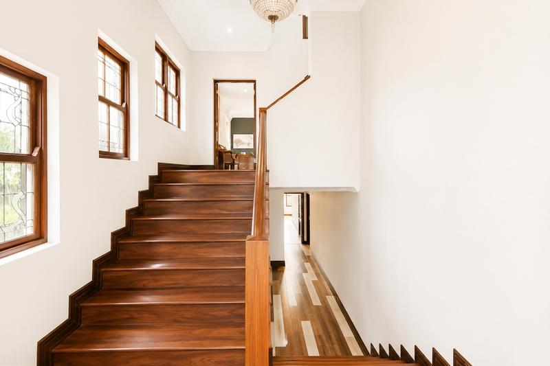 4 Bedroom Property for Sale in Benmore Gardens Gauteng