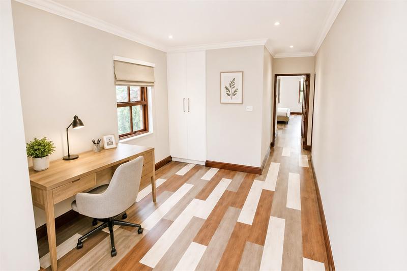4 Bedroom Property for Sale in Benmore Gardens Gauteng