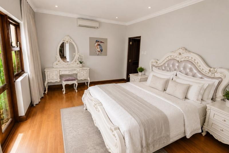 4 Bedroom Property for Sale in Benmore Gardens Gauteng