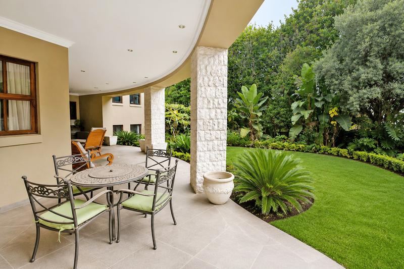 4 Bedroom Property for Sale in Benmore Gardens Gauteng